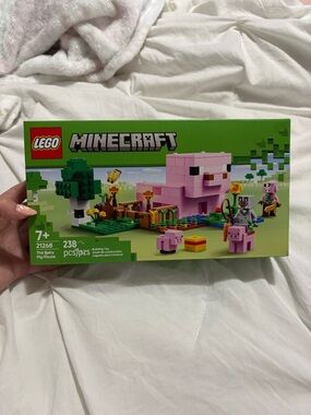 LEGO Minecraft Pink Pig House Building Set with Green Base